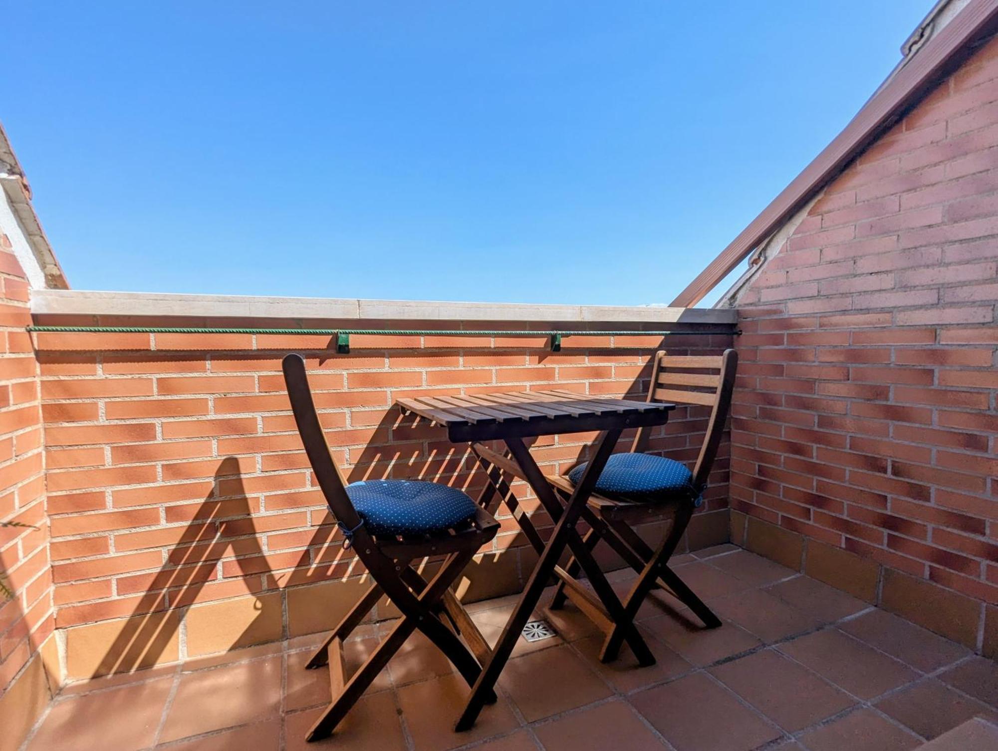 Puerta Del Noroeste Apartment *